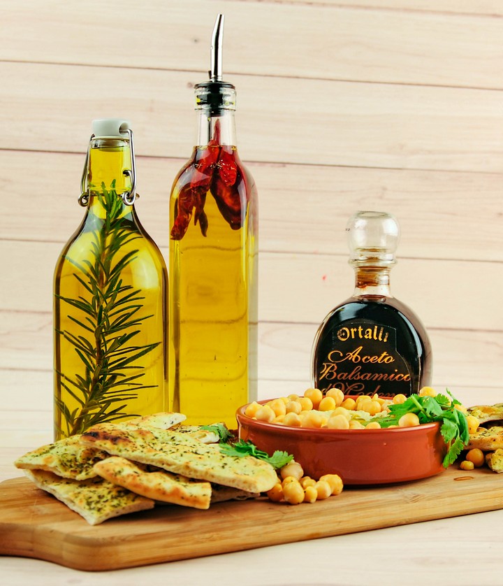 Oils, balsamic vinegar and hummus